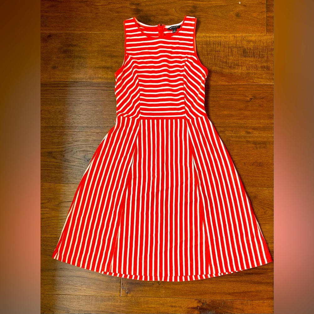 Banana Republic. Sleeveless, A-line dress. Size 2. Burnt Orange, white.